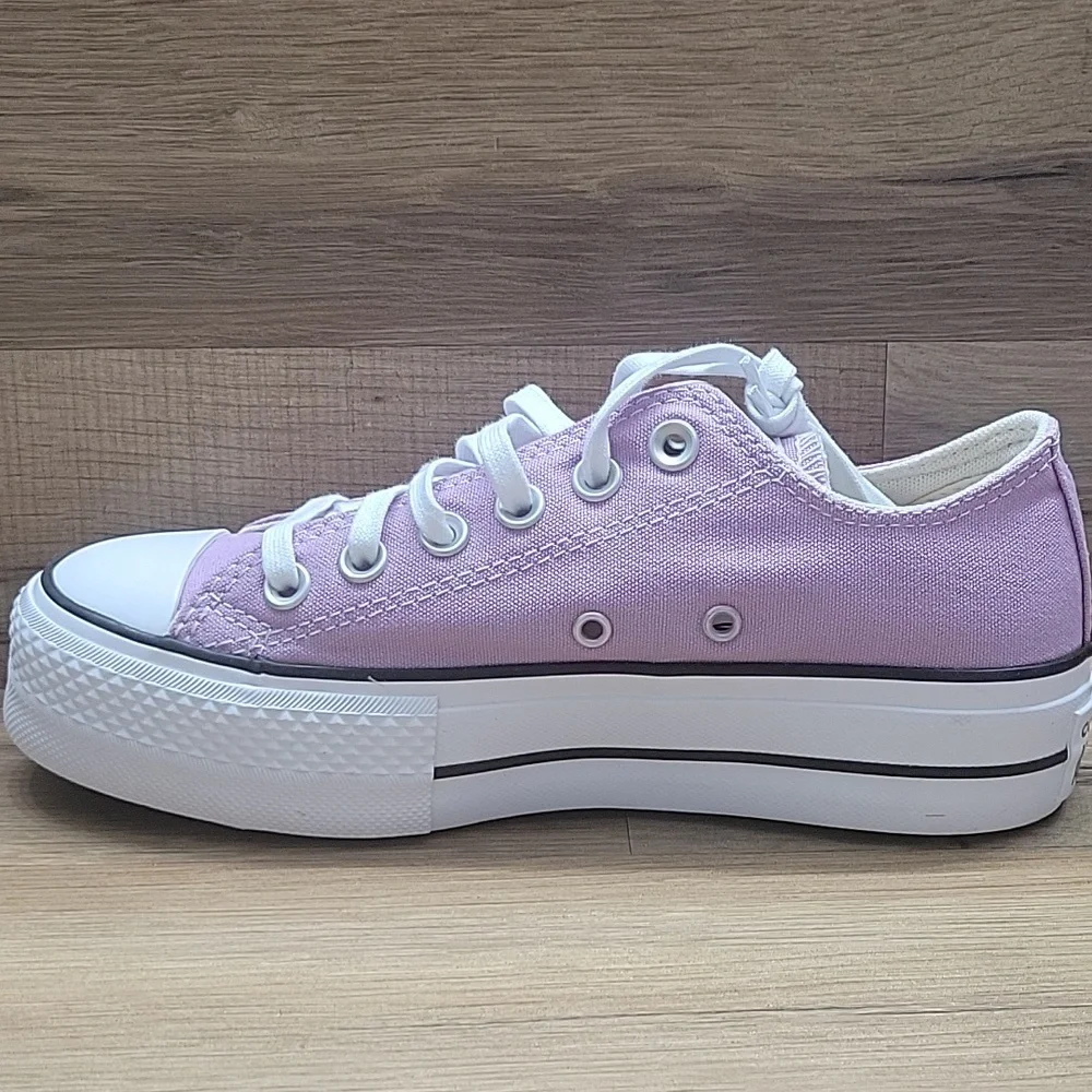 Converse Women's Light Purple Canvas Sneakers